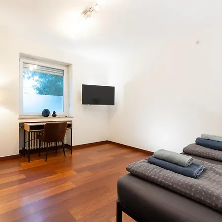 Rhine Apartment Düsseldorf Exterior photo